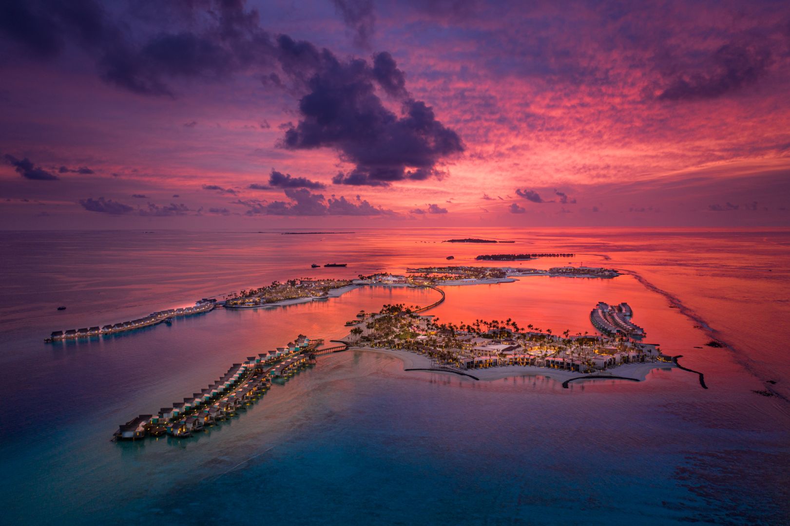 ハードロックホテル・モルディブ　島全体の空撮