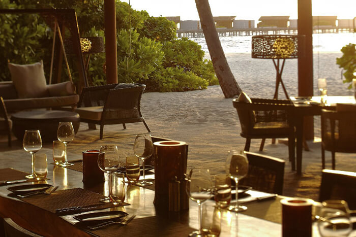 パークハイアット・モルディブ　海風を感じながらお食事ができるレストラン