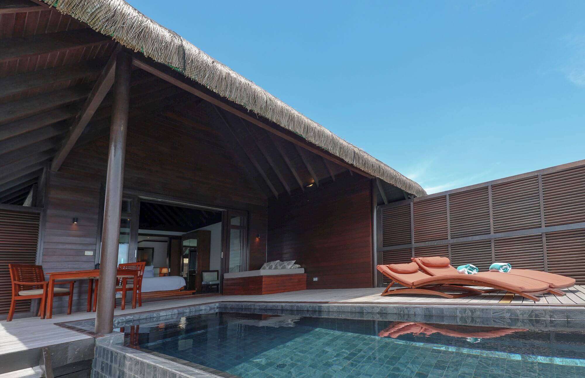 プール付き水上ヴィラ